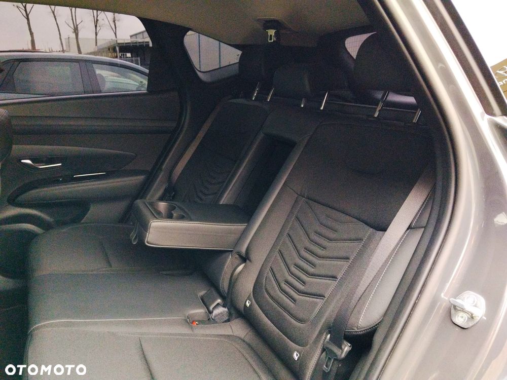 Hyundai Tucson 1.6 T-GDi HEV Executive 2WD - 16