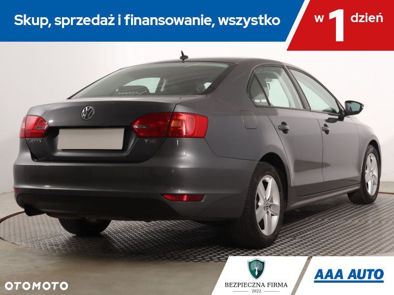 Volkswagen Jetta - 7