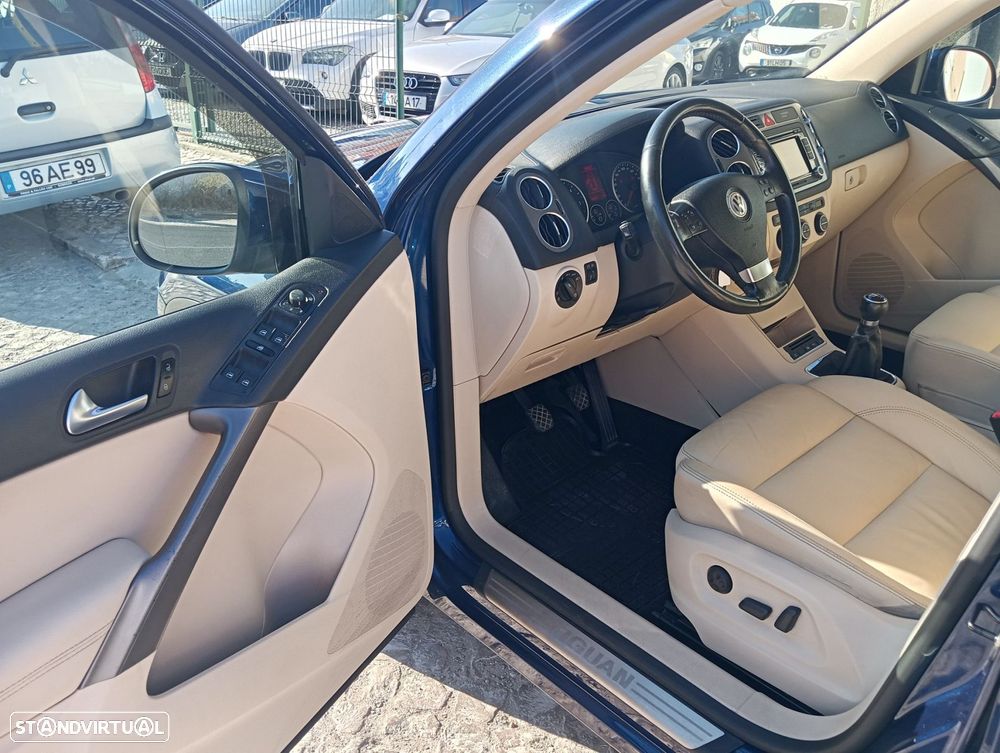 VW Tiguan 2.0 TDi Sport 4Motion - 6