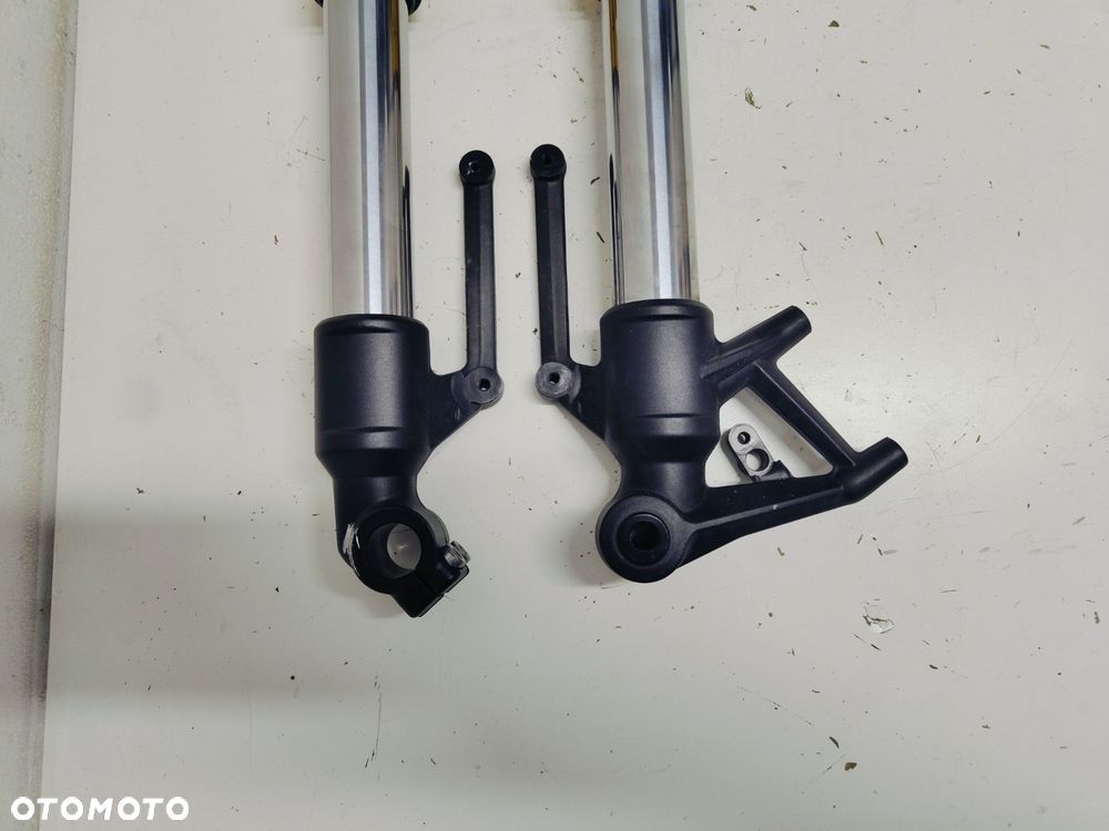 Zawieszenie Przód Lagi 24.r Triumph Sclambler 400 - 2