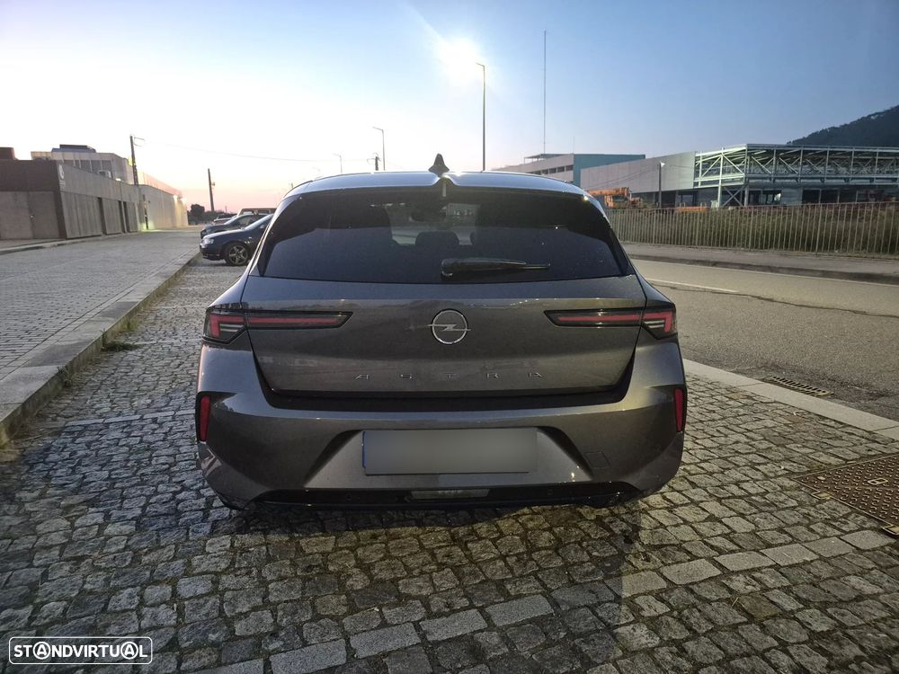 Opel Astra 1.2 T Elegance - 10