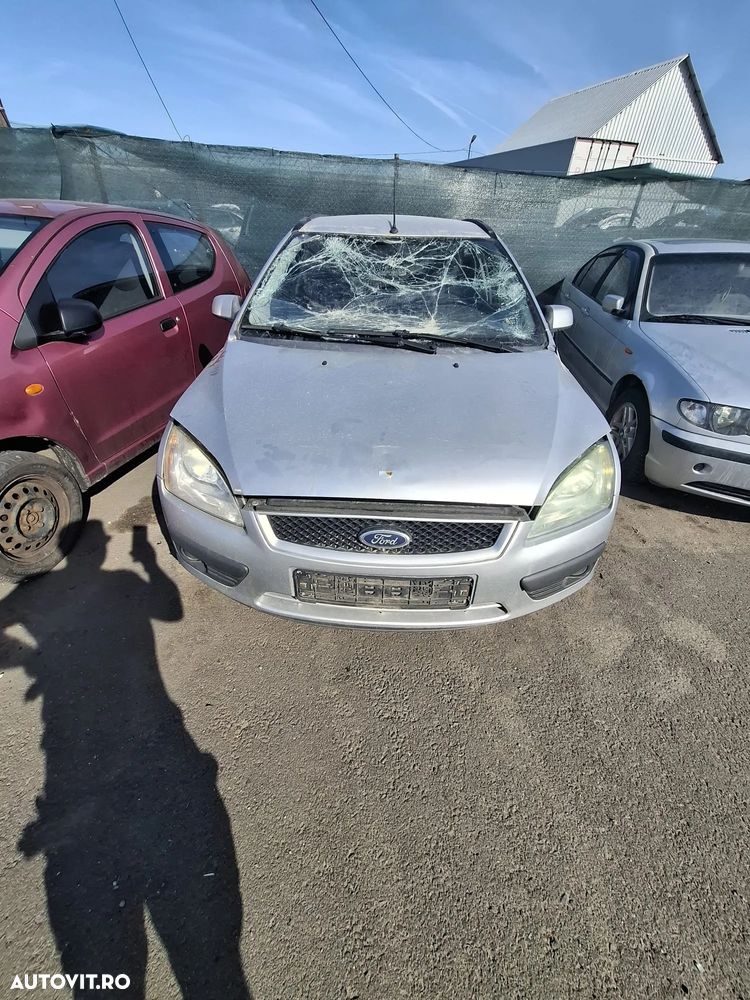Dezmembrez Ford Focus 1.6 Tdci