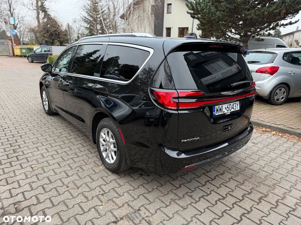 Chrysler Pacifica - 4