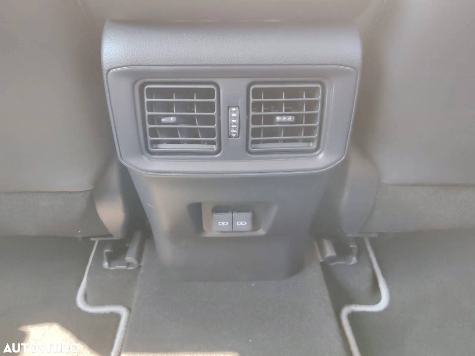 Toyota RAV4 2.5 Hybrid VVT-iE 4x4 Luxury - 13