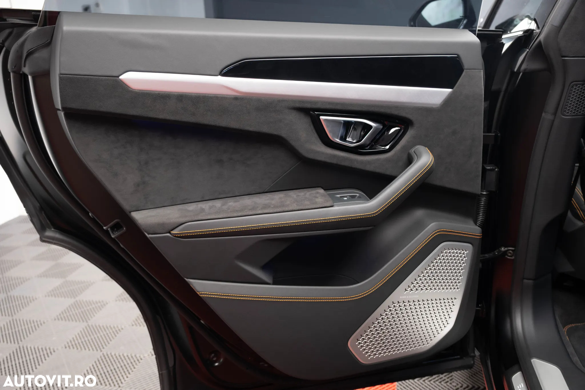 Lamborghini URUS - 14
