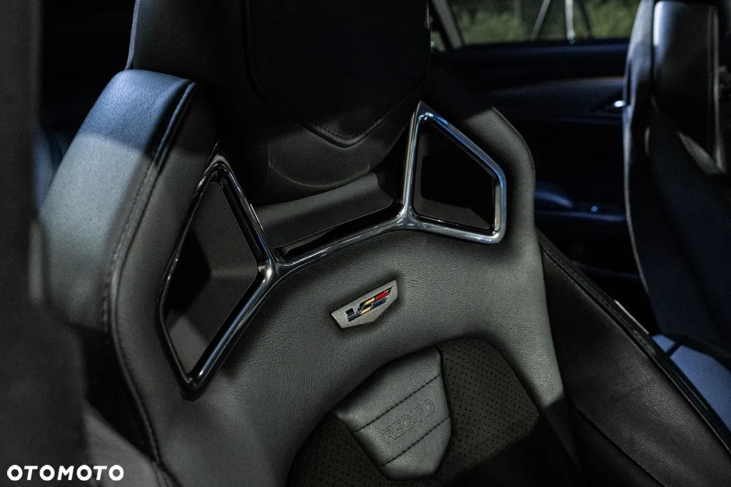 Cadillac CTS - 10