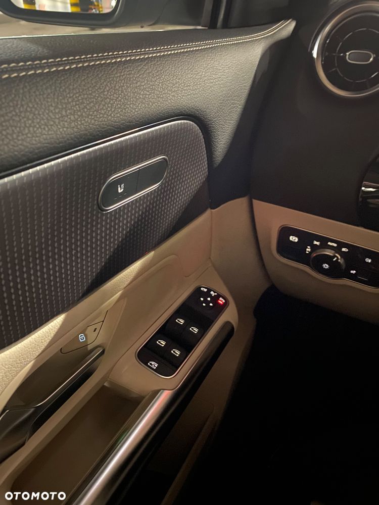 Mercedes-Benz GLA 200 - 13