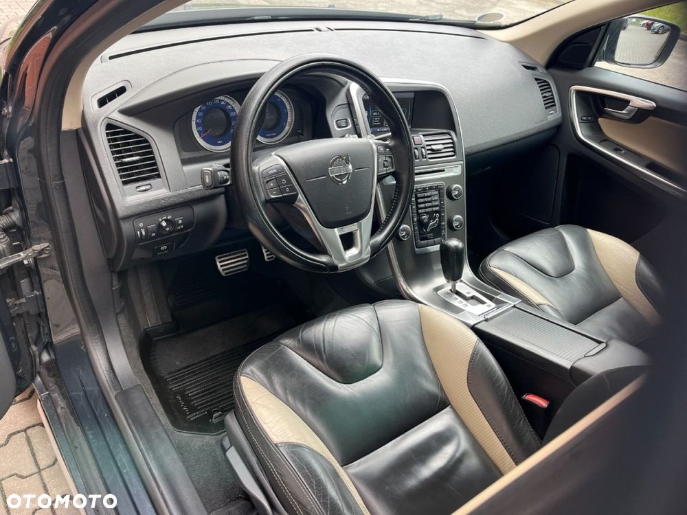 Volvo XC 60 2.4D AWD RDesign - 8