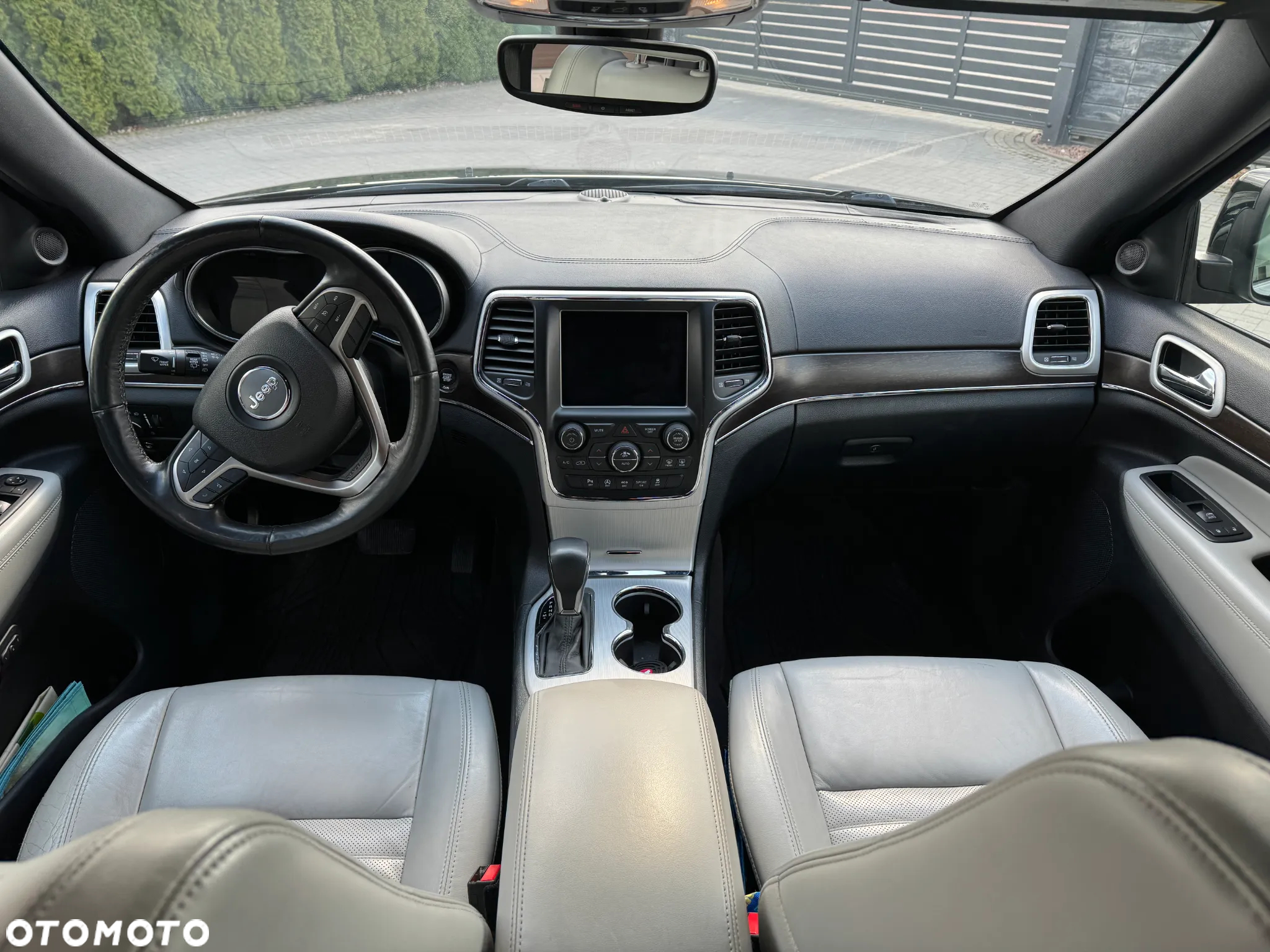 Jeep Grand Cherokee - 8