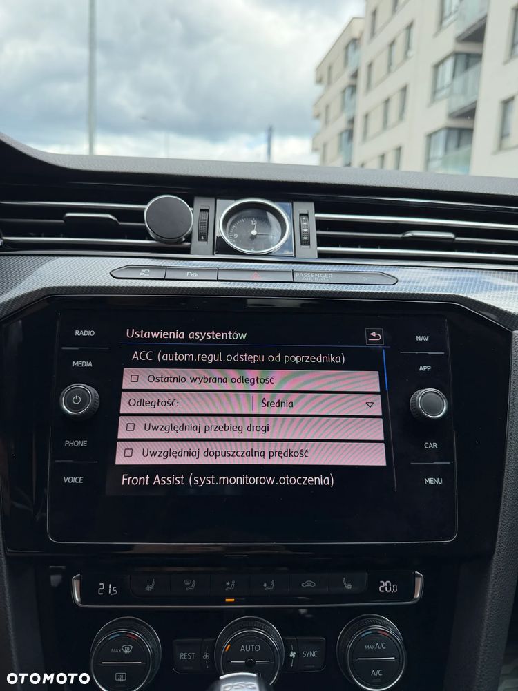Volkswagen Arteon 2.0 TDI SCR R-Line DSG - 25