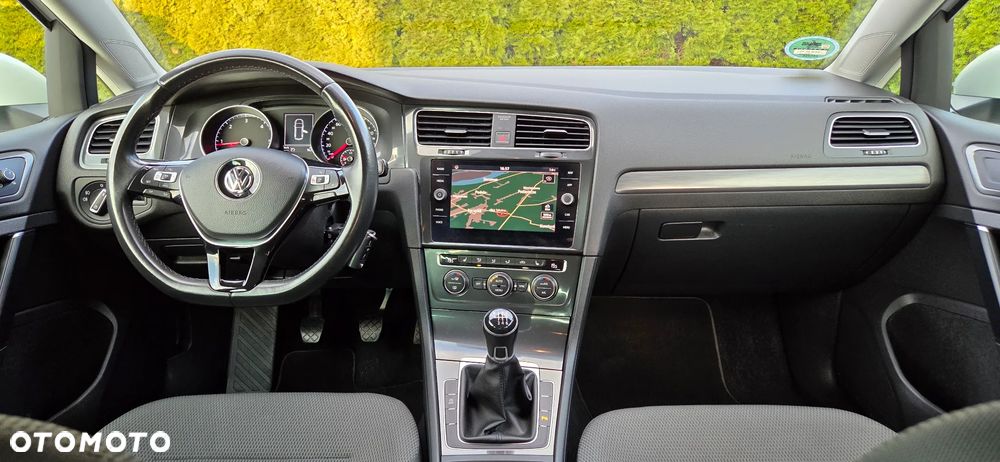 Volkswagen Golf - 11