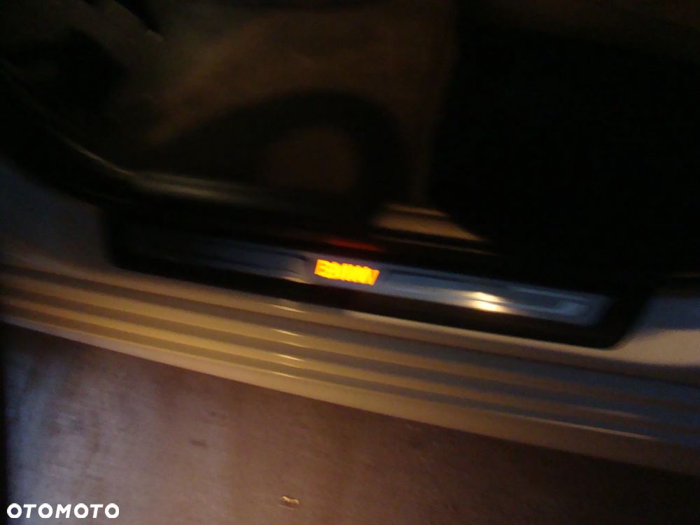 BMW Seria 5 525d xDrive Sport-Aut Modern Line - 26