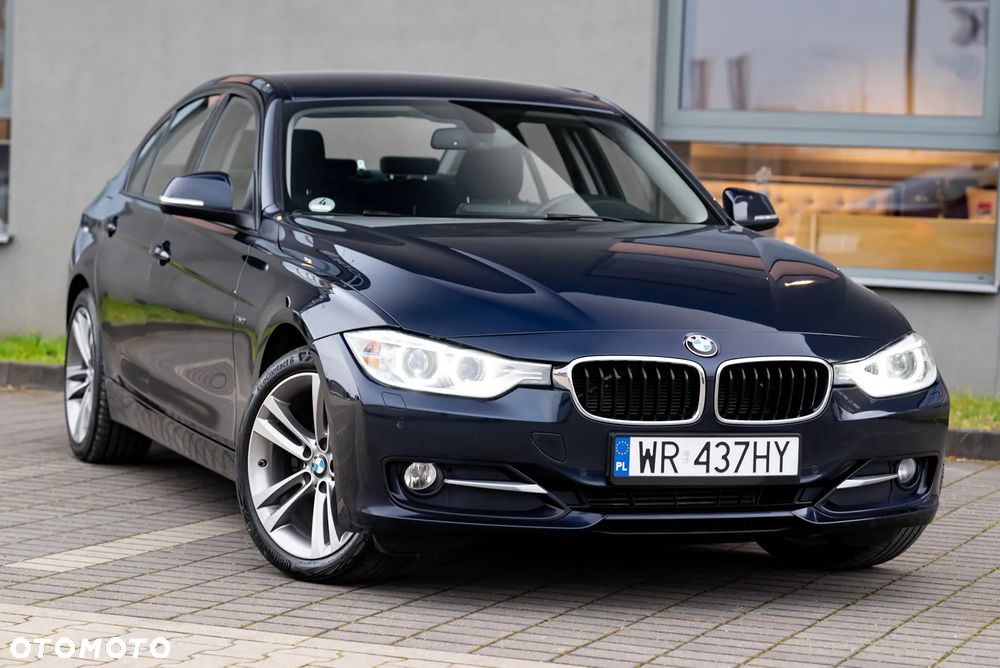 BMW Seria 3 320d DPF Edition Sport - 10