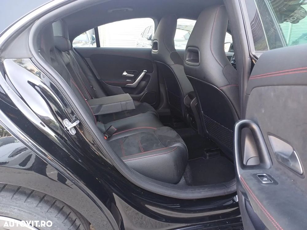 Mercedes-Benz CLA 180 7G-DCT AMG Line - 19