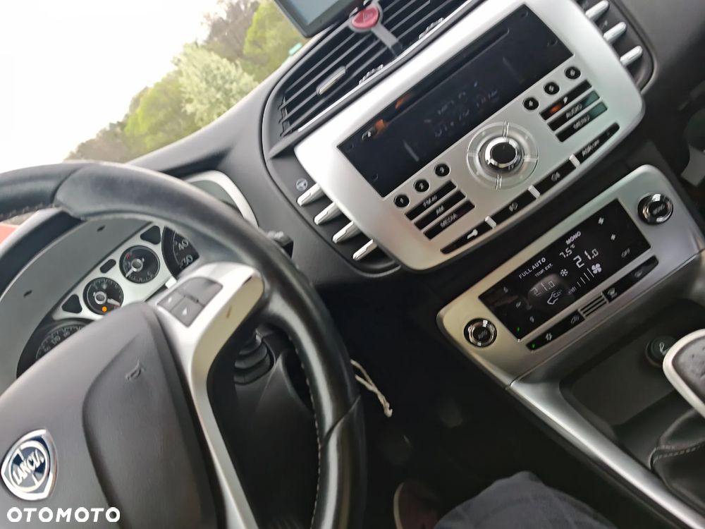 Lancia Delta 1.4 T-Jet 16v Oro - 26