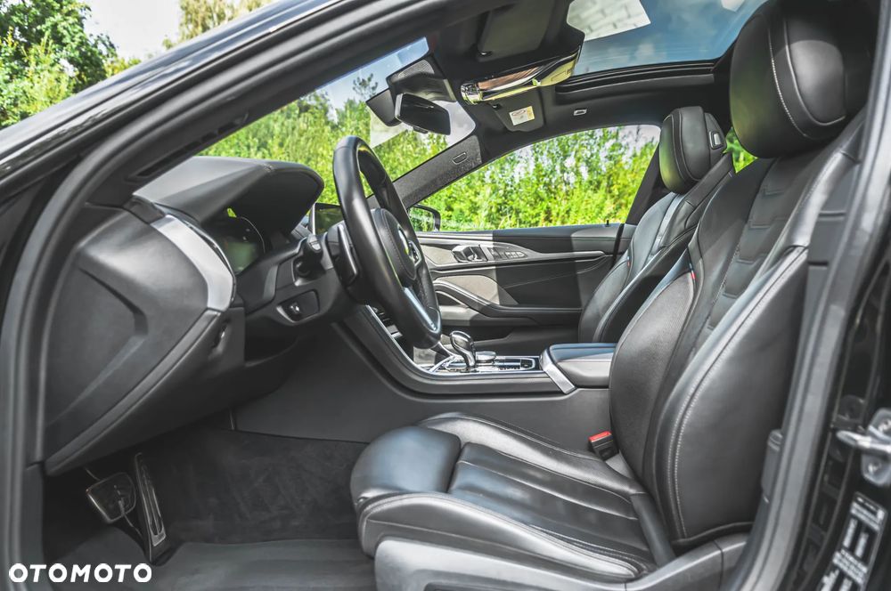 BMW Seria 8 840i - 12