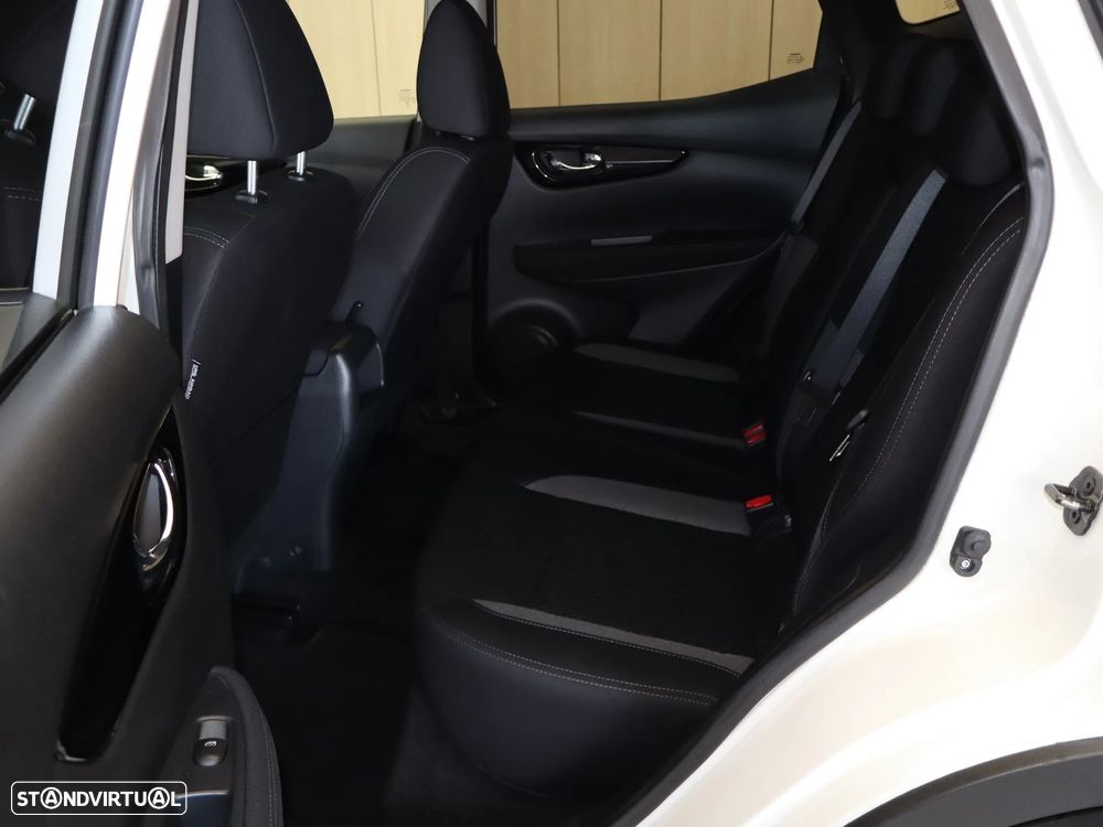 Nissan Qashqai 1.5 dCi N-Connecta - 11