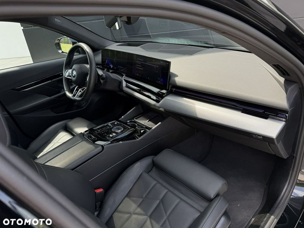 BMW Seria 5 520d xDrive - 9