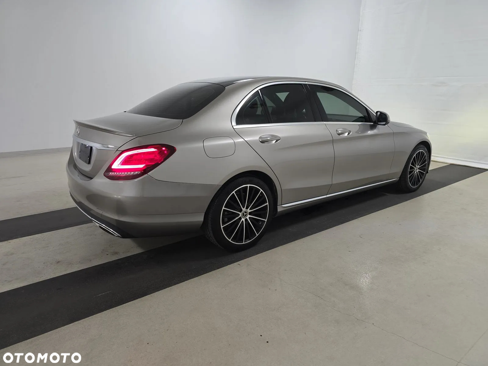 Mercedes-Benz Klasa C 300 T 9G-TRONIC - 14
