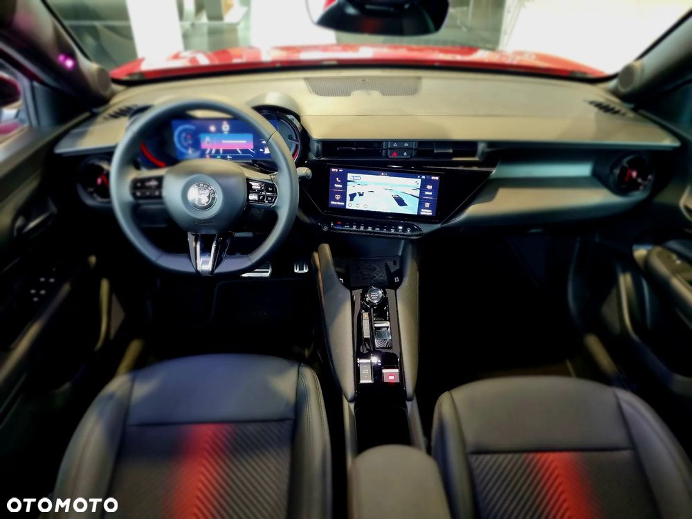 Alfa Romeo Junior 1.2 mHEV Ibrida Q4 eDCT - 7