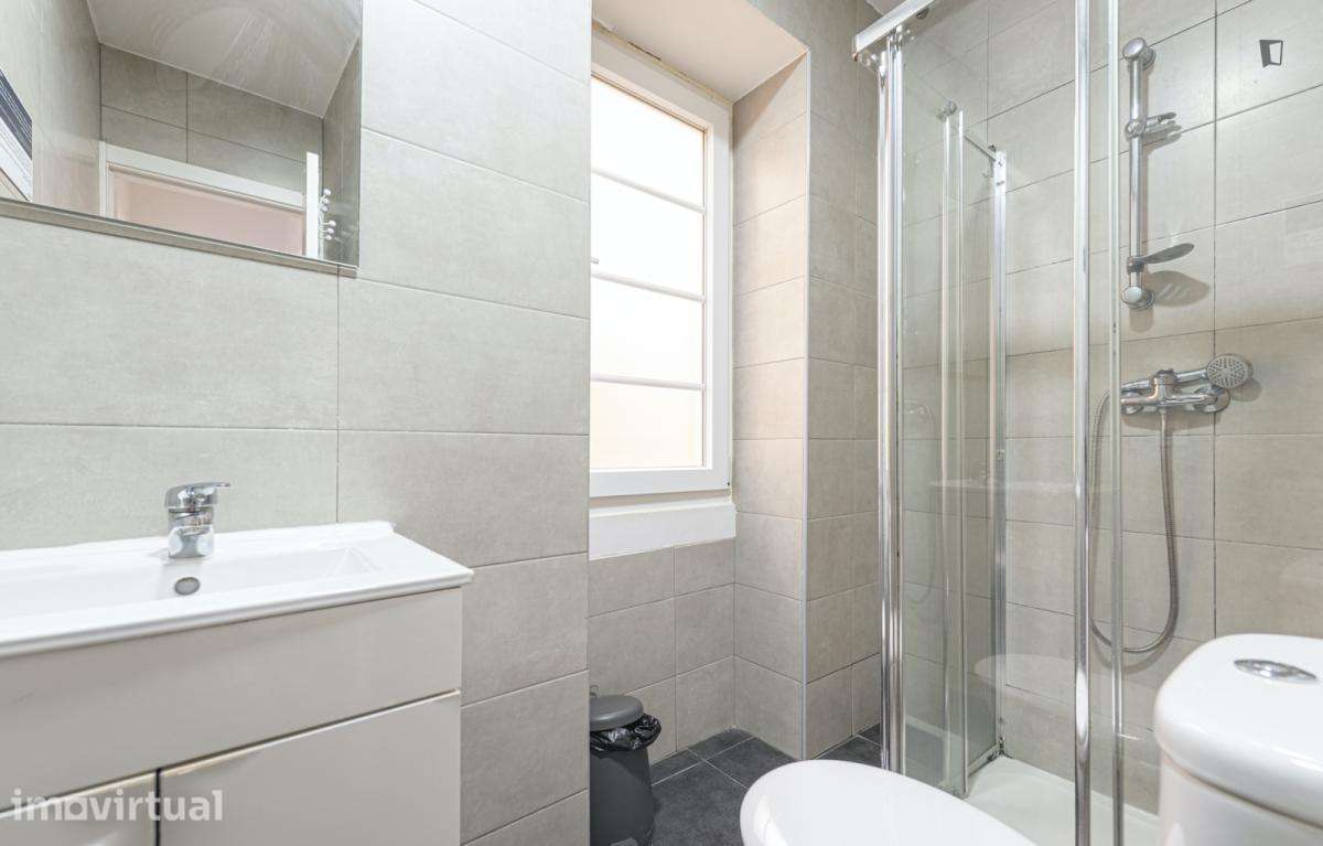 Quarto - localizado em Alameda Lisbon - Grande imagem: 2/16