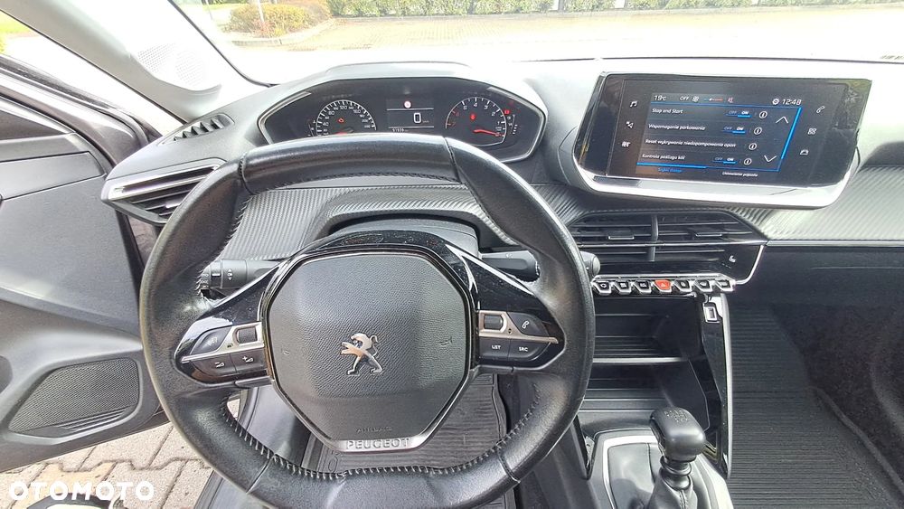 Peugeot 208 1.2 PureTech GPF Signature S&S - 18