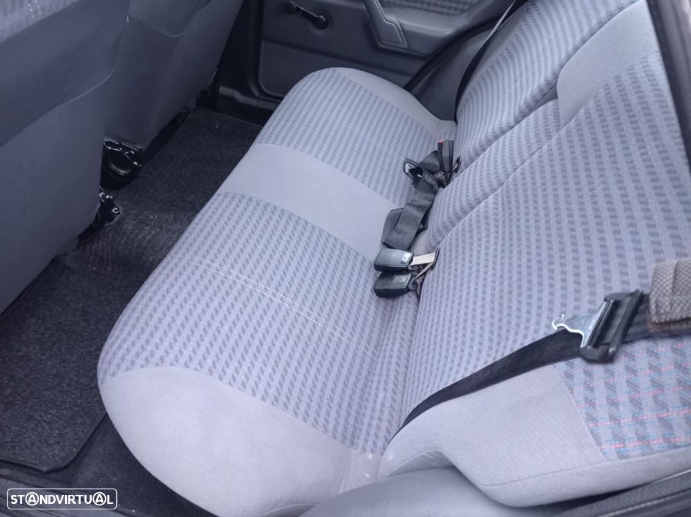 Ford Escort 1.3 CLX Temptation - 6