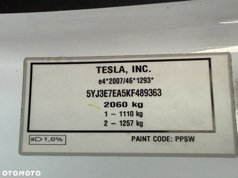 Tesla Model 3 - 25