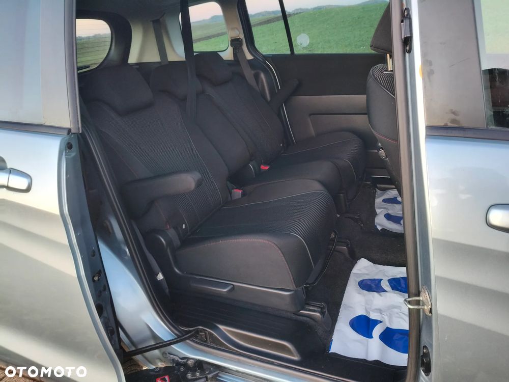 Mazda 5 - 8