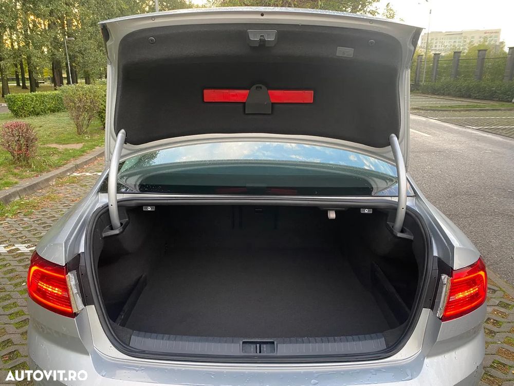 Volkswagen Passat Variant 1.6 TDI (BlueMotion Technology) DSG Comfortline - 7
