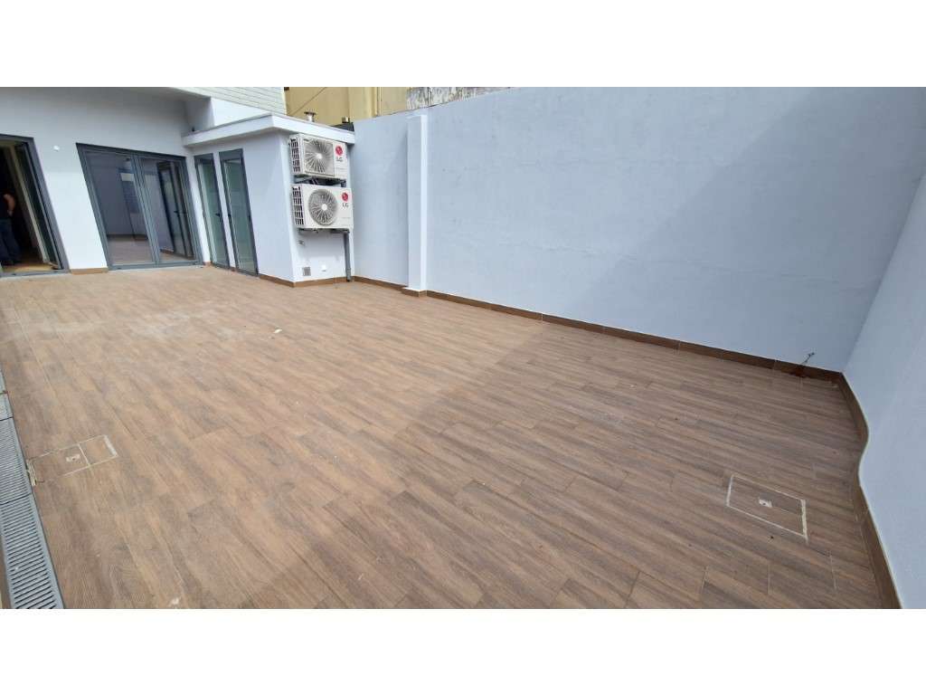 Andar moradia renovado a 500 metros praia de Espinho - Grande imagem: 2/19
