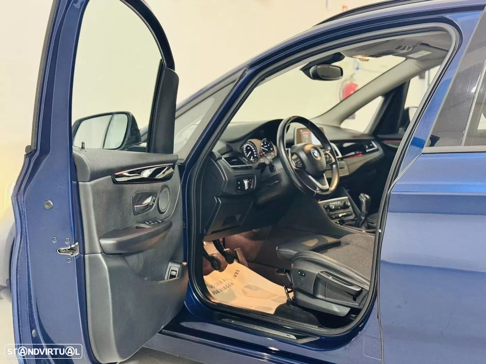 BMW 216 Active Tourer d Line Sport - 24