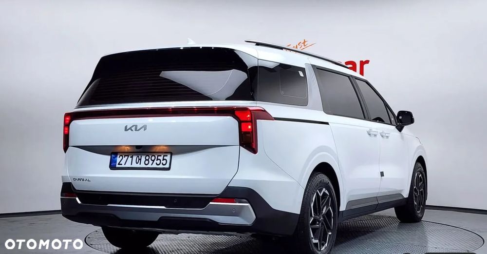Kia Carnival - 3