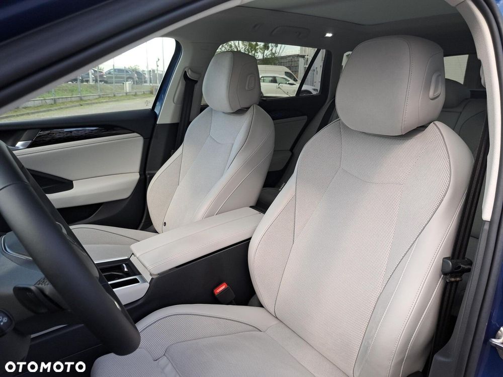 Volkswagen Passat - 16