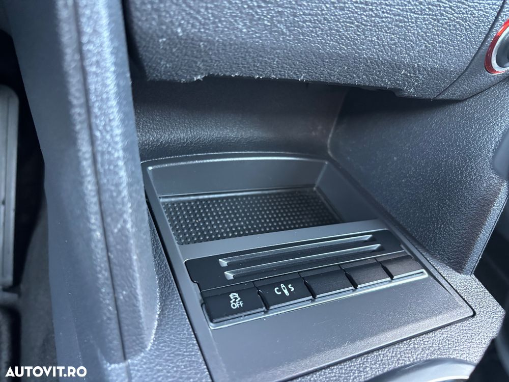 Volkswagen Touran 2.0 TDI DPF BlueMotion Technology DSG Highline - 17