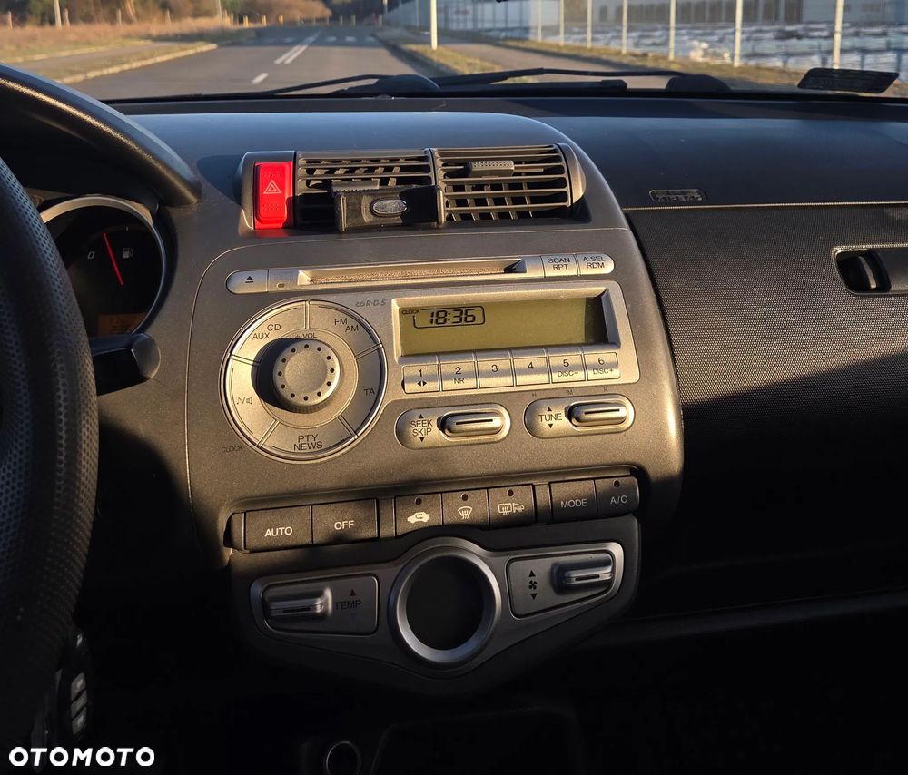 Honda Jazz 1.4 LS - 12