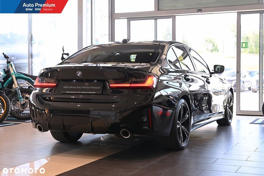 BMW Seria 3 320d xDrive mHEV - 18