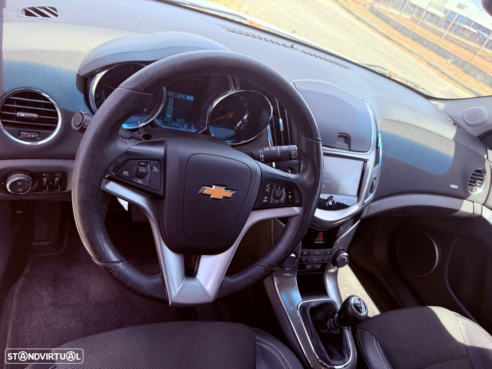 Chevrolet Cruze SW 1.7 VCDi LTZ - 17