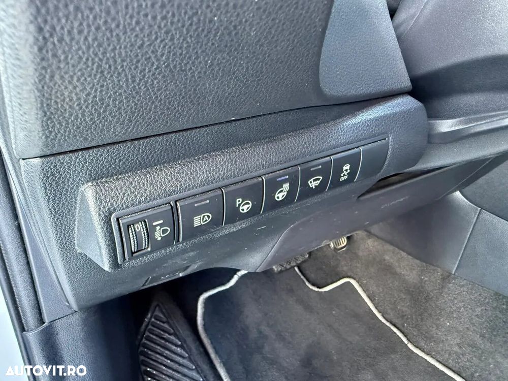Toyota Corolla - 23