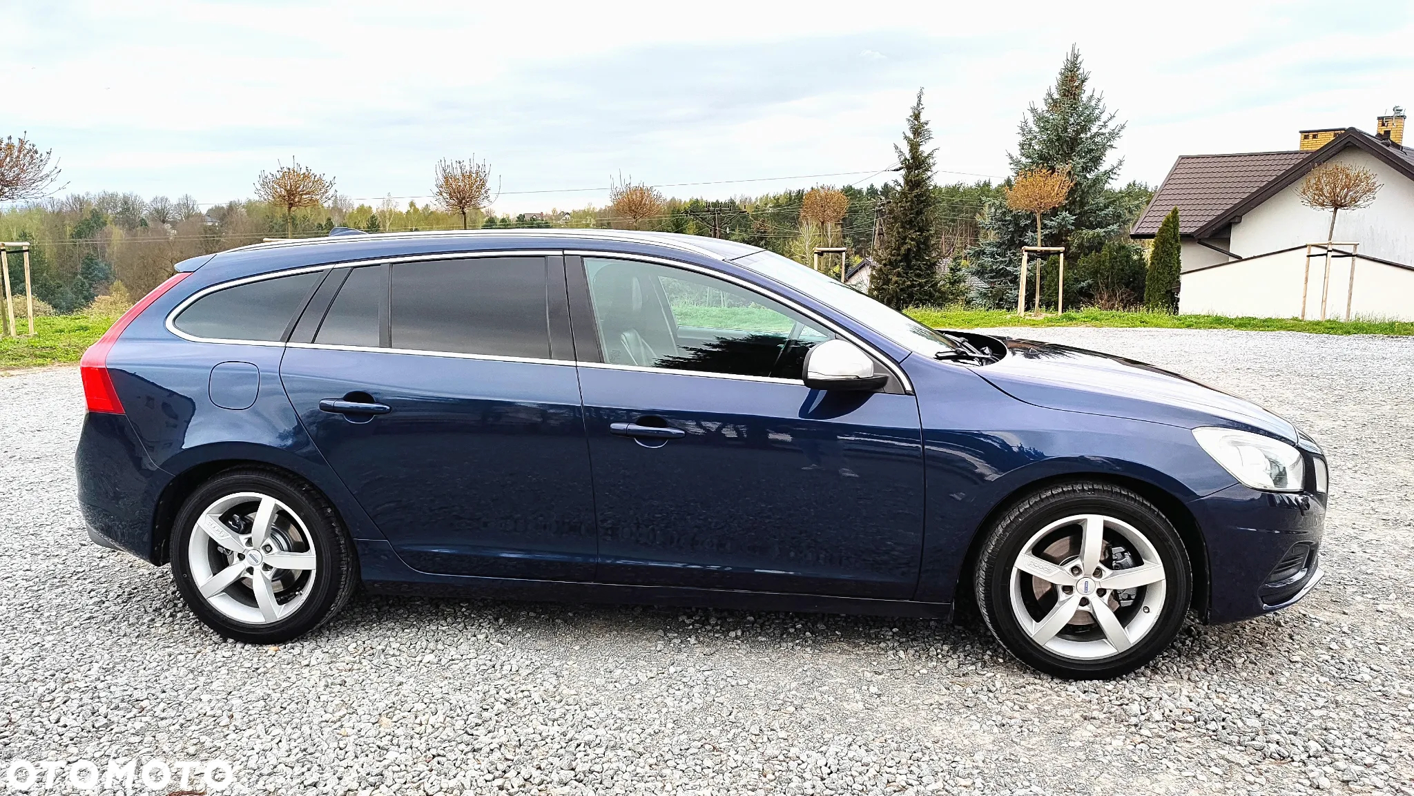 Volvo V60 D3 R-Design - 13