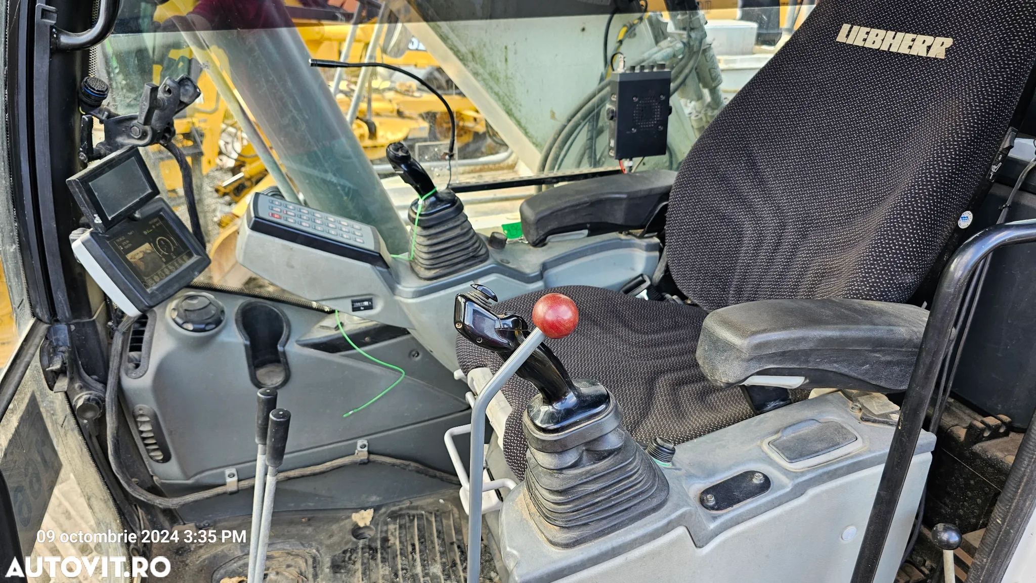 Liebherr R 924 Excavator pe șenile - 16