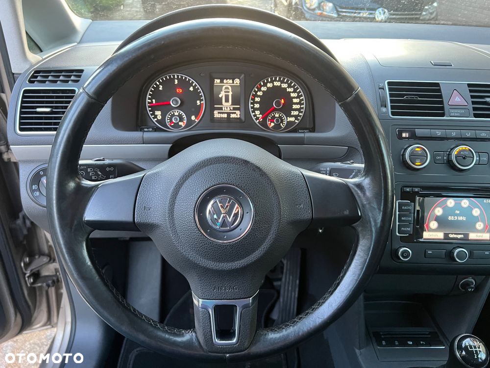 Volkswagen Touran 1.6 TDI DPF BlueMotion Technology Comfortline - 12