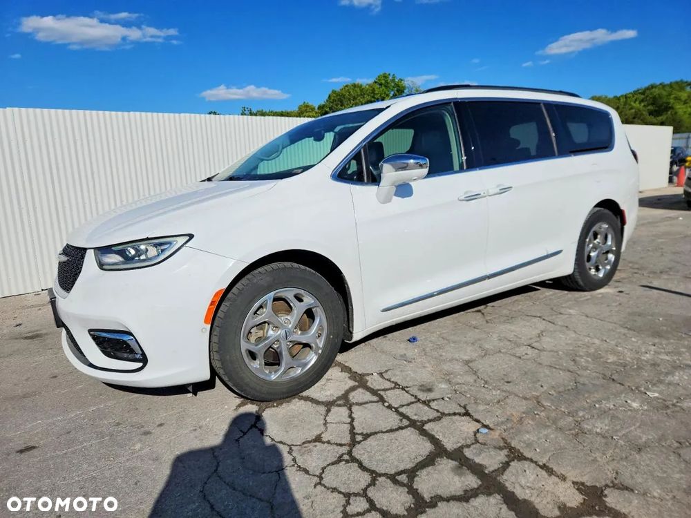 Chrysler Pacifica - 2