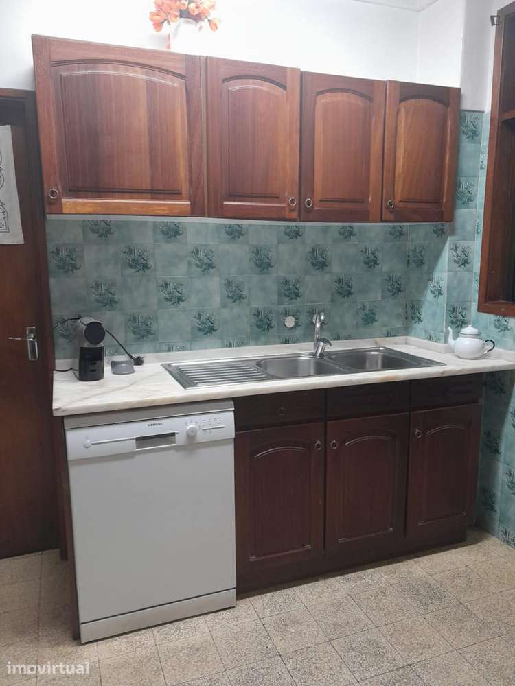 Quarto - localizado em Bairro do Sol Coimbra - Grande imagem: 3/11