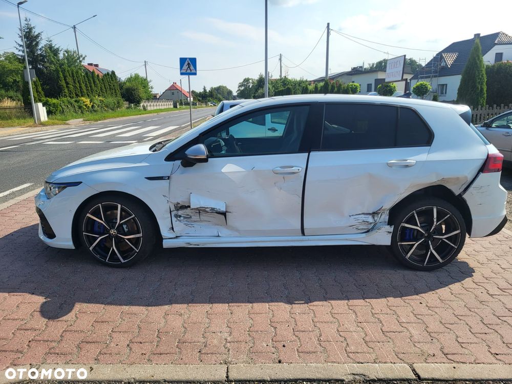 Volkswagen Golf - 11