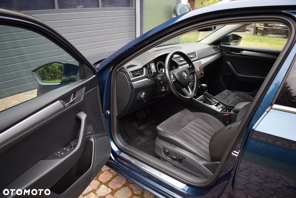 Skoda Superb 2.0 TDI 4x4 DSG Premium Edition - 22
