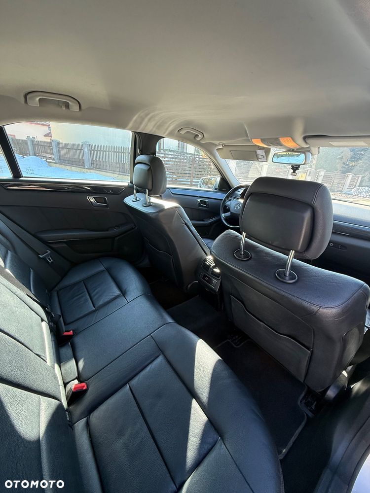 Mercedes-Benz Klasa E 350 CDI DPF 4Matic BlueEFFICIENCY 7G-TRONIC Avantgarde - 16