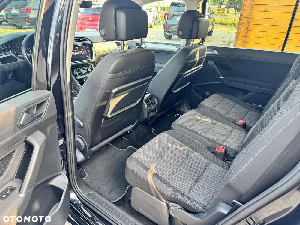 Volkswagen Touran - 24