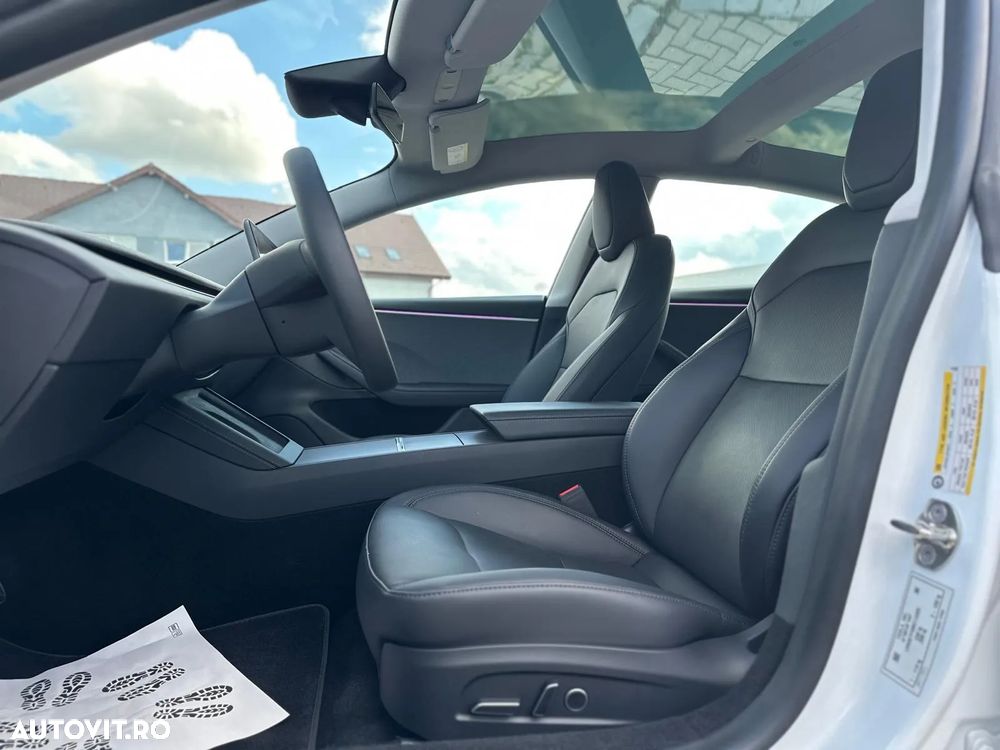 Tesla Model 3 Standard Reichweite Plus Hinterradantrieb - 32