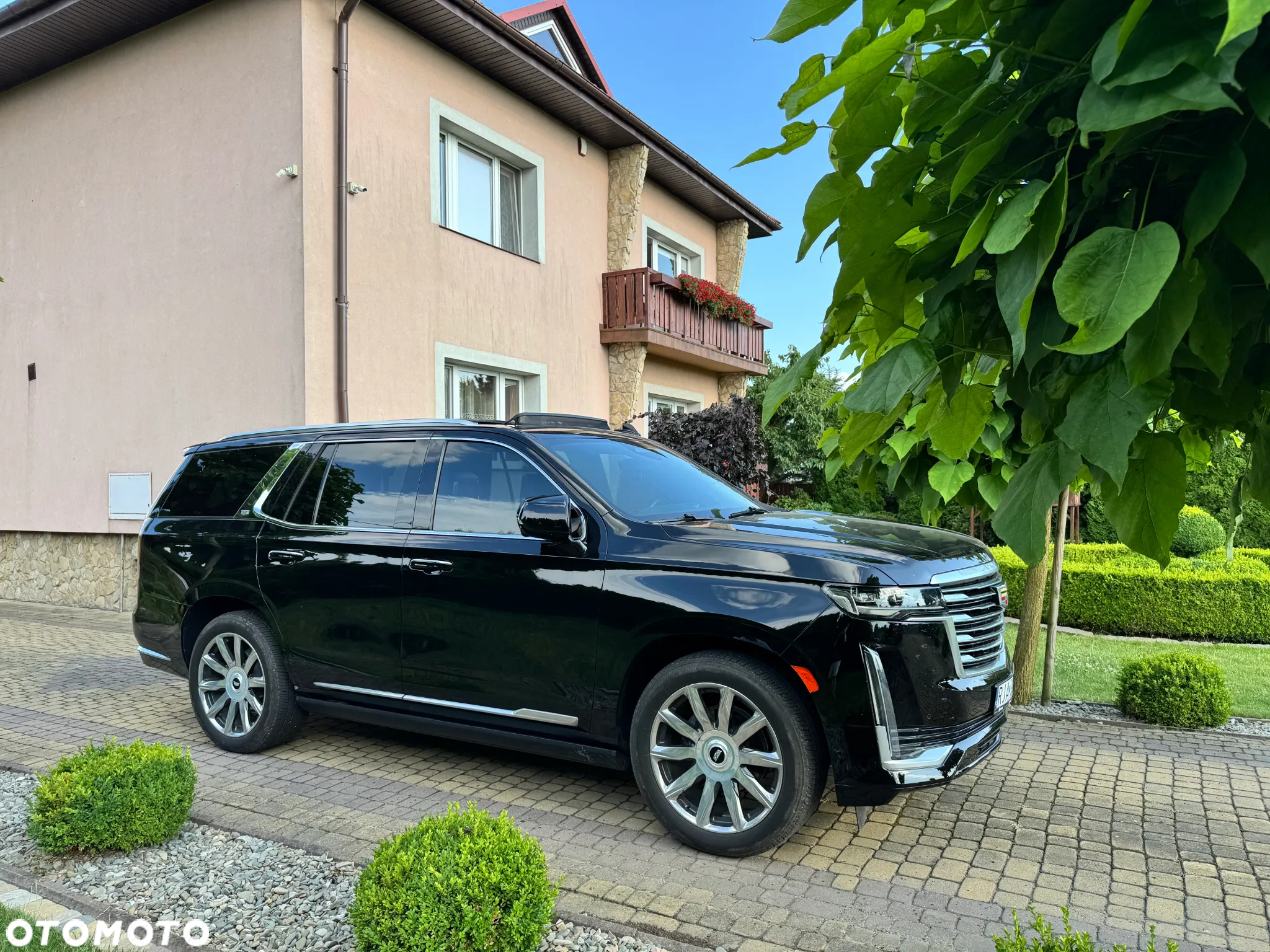 Cadillac Escalade - 7